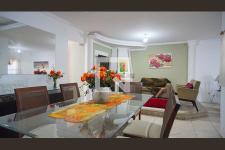 Sala  de casa à venda com 3 quartos, 325m² em Parque Santa Fé, Porto Alegre