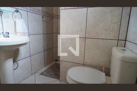 Banheiro suite 1 de casa à venda com 3 quartos, 325m² em Parque Santa Fé, Porto Alegre