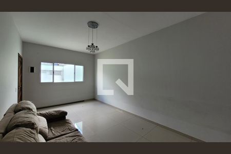 Sala de casa para alugar com 2 quartos, 167m² em Jardim Amazonas, Itaquaquecetuba