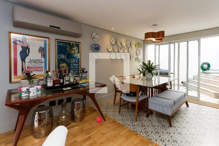 Sala  de casa de condomínio à venda com 4 quartos, 240m² em Vila Andrade, São Paulo