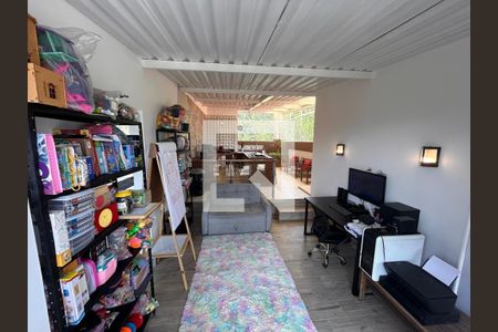 Sala de casa para alugar com 2 quartos, 150m² em Jardim Scala, Jundiaí