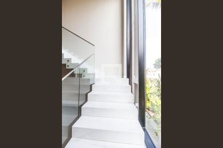 Escada de casa de condomínio à venda com 4 quartos, 465m² em Alphaville, Santana de Parnaíba