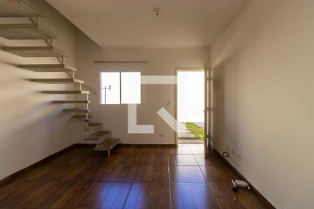 Sala de casa de condomínio para alugar com 2 quartos, 50m² em Chácara Rincão, Cotia