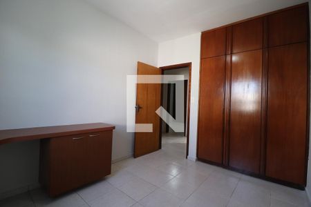 Quarto 1 de casa para alugar com 3 quartos, 196m² em Brasil, Uberlândia
