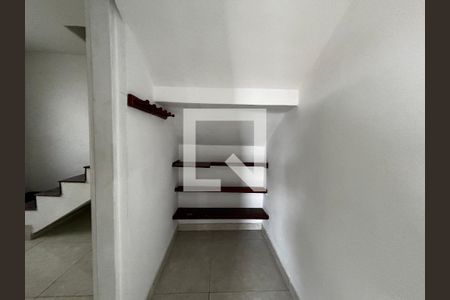 Casa à venda com 3 quartos, 213m² em Vila Luzita, Santo André