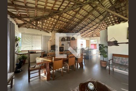 Casa à venda com 5 quartos, 2200m² em Condomínio Estância San Remo, Contagem
