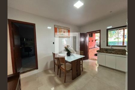 Casa à venda com 5 quartos, 2200m² em Condomínio Estância San Remo, Contagem