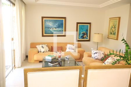 Casa de Condomínio para alugar com 6 quartos, 520m² em Piatã, Salvador