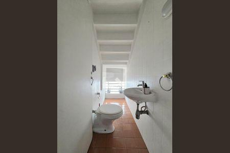 Lavabo de casa de condomínio para alugar com 2 quartos, 130m² em Vila Olímpia, São Paulo