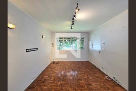 Sala de casa de condomínio para alugar com 2 quartos, 130m² em Vila Olímpia, São Paulo