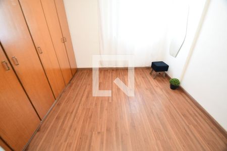 Quarto de apartamento à venda com 1 quarto, 66m² em Vila Itapura, Campinas