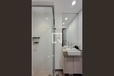 Banheiro de kitnet/studio para alugar com 1 quarto, 24m² em Vila Mariana, São Paulo