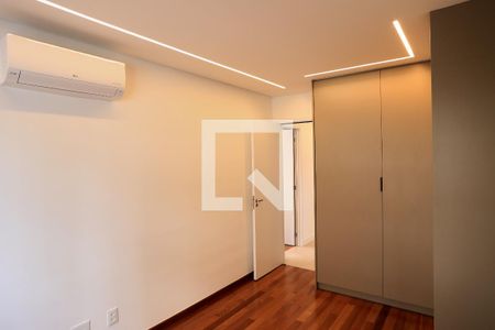 Suíte de apartamento para alugar com 2 quartos, 71m² em Serra, Belo Horizonte