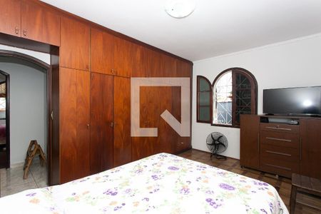 Suíte de casa à venda com 3 quartos, 139m² em Chácara Seis de Outubro, São Paulo