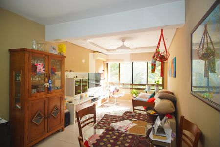 Sala de apartamento à venda com 2 quartos, 77m² em Bela Vista, Porto Alegre