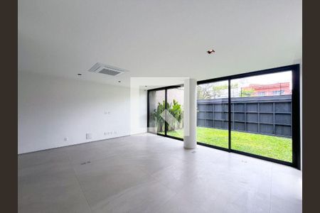 Casa à venda com 3 quartos, 262m² em Jardim Paulista, São Paulo