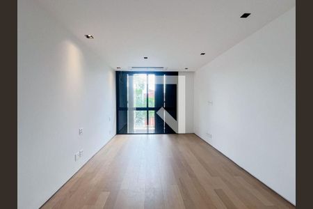 Casa à venda com 3 quartos, 262m² em Jardim Paulista, São Paulo
