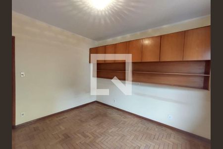 Casa à venda com 3 quartos, 201m² em Jardim Avelino, São Paulo
