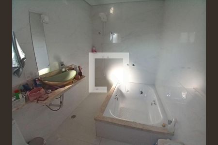 Casa à venda com 3 quartos, 243m² em Jardim Lavinia, São Bernardo do Campo