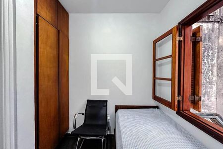 Casa à venda com 4 quartos, 230m² em Água Rasa, São Paulo