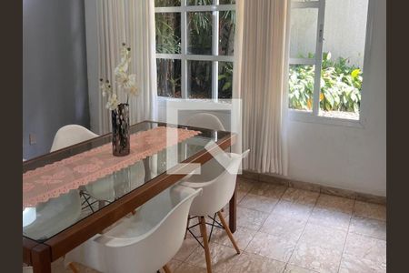 Casa à venda com 3 quartos, 250m² em Jardim da Gloria, São Paulo