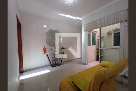 Casa à venda com 3 quartos, 156m² em Vila Carrão, São Paulo