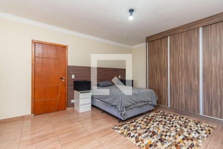 Casa à venda com 3 quartos, 700m² em Utinga, Santo André