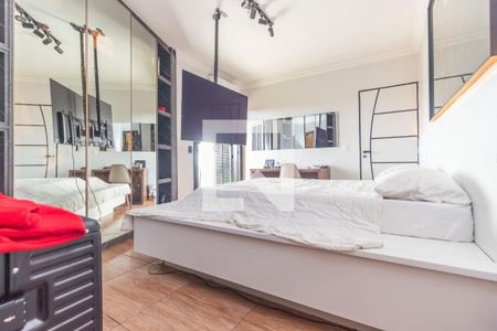 Casa à venda com 3 quartos, 700m² em Utinga, Santo André