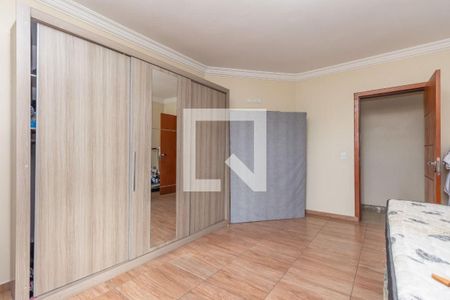 Casa à venda com 3 quartos, 700m² em Utinga, Santo André