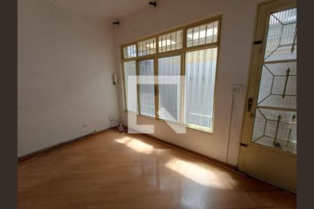 Casa à venda com 3 quartos, 153m² em Vila Carrão, São Paulo