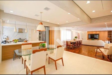 Apartamento à venda com 3 quartos, 199m² em Moema, São Paulo