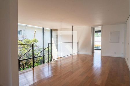 Casa à venda com 4 quartos, 420m² em Alto de Pinheiros, São Paulo