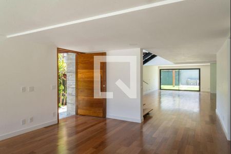 Casa à venda com 4 quartos, 420m² em Alto de Pinheiros, São Paulo