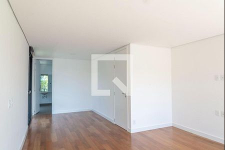 Casa à venda com 4 quartos, 420m² em Alto de Pinheiros, São Paulo