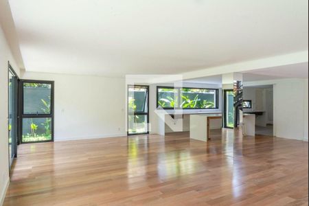 Casa à venda com 4 quartos, 420m² em Alto de Pinheiros, São Paulo