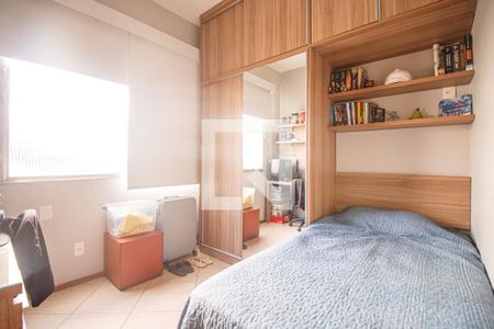 Quarto 1 de apartamento à venda com 3 quartos, 71m² em Grajaú, Rio de Janeiro