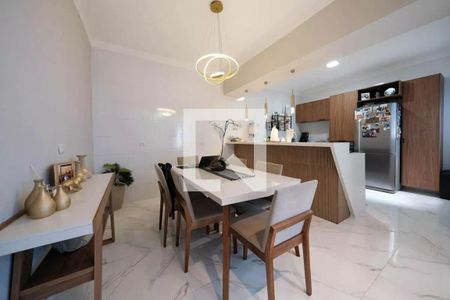 Casa à venda com 3 quartos, 250m² em Vila Ponte Rasa, São Paulo