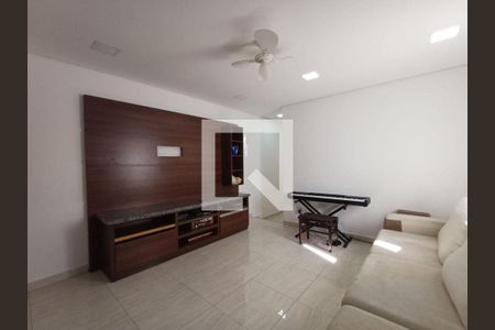 Casa à venda com 5 quartos, 250m² em Vila Guilhermina, São Paulo