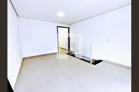 Casa à venda com 3 quartos, 180m² em Chácara Japonesa, São Paulo