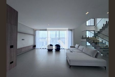 Casa para alugar com 4 quartos, 421m² em Granja Viana, Cotia