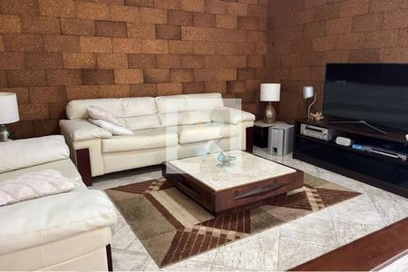 Casa à venda com 3 quartos, 194m² em Água Rasa, São Paulo