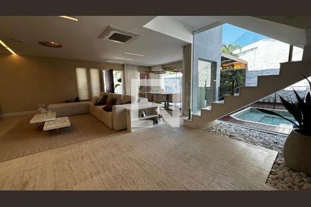Sala de casa de condomínio à venda com 4 quartos, 400m² em Vargem Grande, Rio de Janeiro