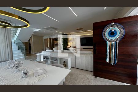 Sala de casa de condomínio à venda com 4 quartos, 400m² em Vargem Grande, Rio de Janeiro