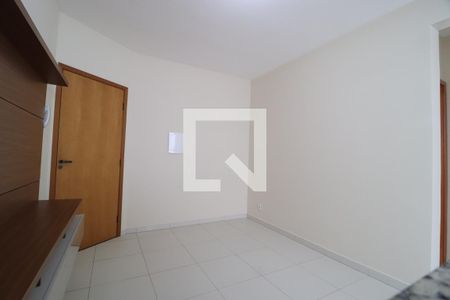 Sala de apartamento para alugar com 2 quartos, 60m² em Jardim Holanda, Uberlândia