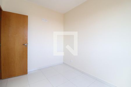 Quarto 2 de apartamento para alugar com 2 quartos, 60m² em Jardim Holanda, Uberlândia