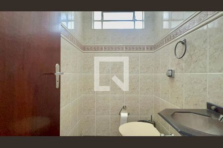 Lavabo de casa para alugar com 3 quartos, 240m² em Vila Madalena, São Paulo