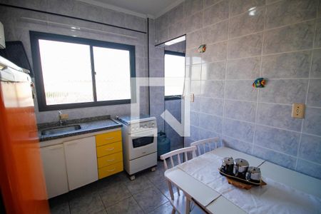 Cozinha de apartamento para alugar com 2 quartos, 58m² em Vila Tupi, Praia Grande