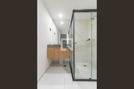 Banheiro de kitnet/studio à venda com 1 quarto, 24m² em Vila Cordeiro, São Paulo