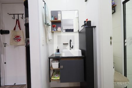 Banheiro de kitnet/studio à venda com 1 quarto, 28m² em Vila Mazzei, São Paulo