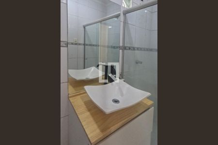 Banheiro Social de apartamento para alugar com 2 quartos, 80m² em Pompéia, Santos